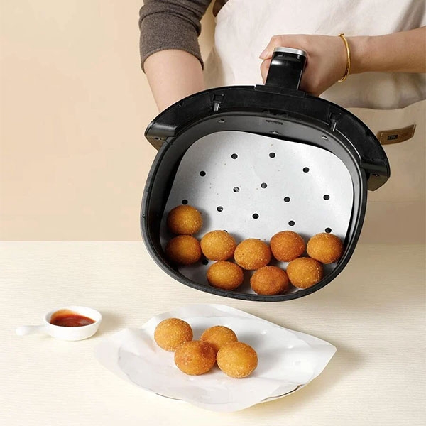 Комплект 30 бр Air Fryer бели хартиени подложки за печене с дупчици