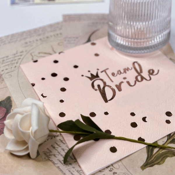 Розови салфетки за моминско парти Bride Team