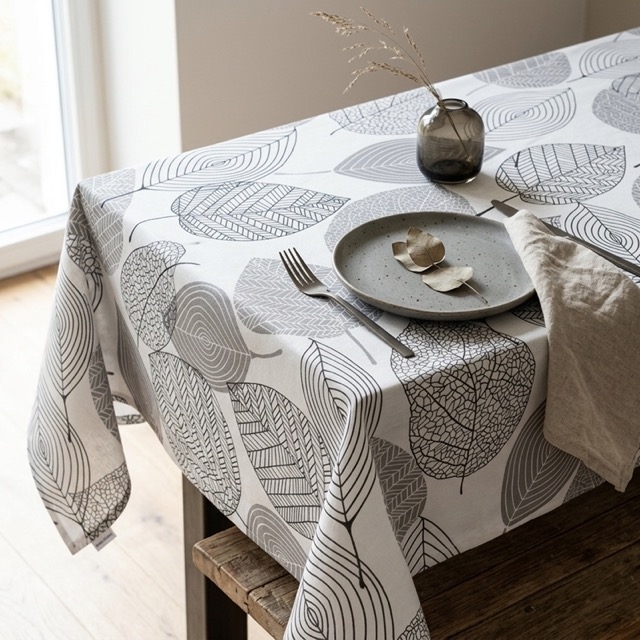 Текстилна покривка за маса „Графични листа“